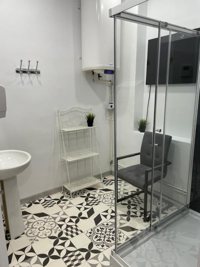 Flyfly Hostel , Darmowy Parking , Rezerwuj Przez Urzadzenia Mobilne -10 Procent Breslavia Exterior foto