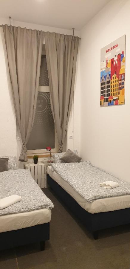 Flyfly Hostel , Darmowy Parking , Rezerwuj Przez Urzadzenia Mobilne -10 Procent Breslavia Exterior foto