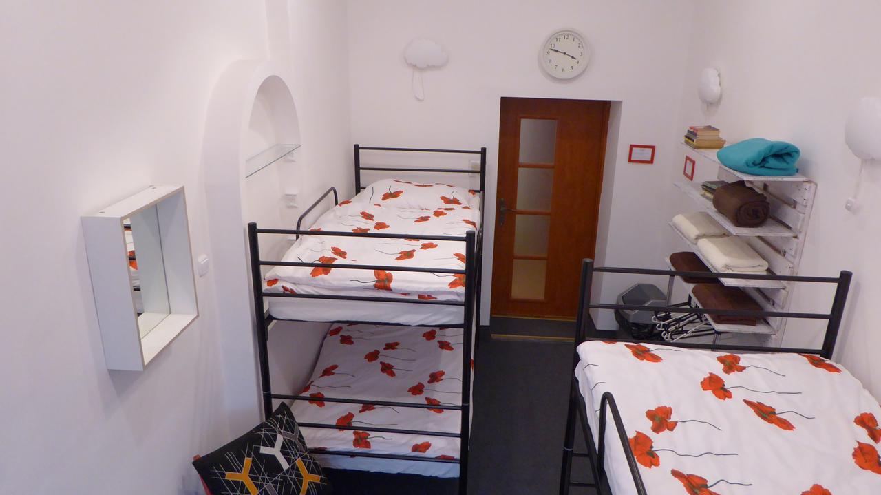 Flyfly Hostel , Darmowy Parking , Rezerwuj Przez Urzadzenia Mobilne -10 Procent Breslavia Exterior foto