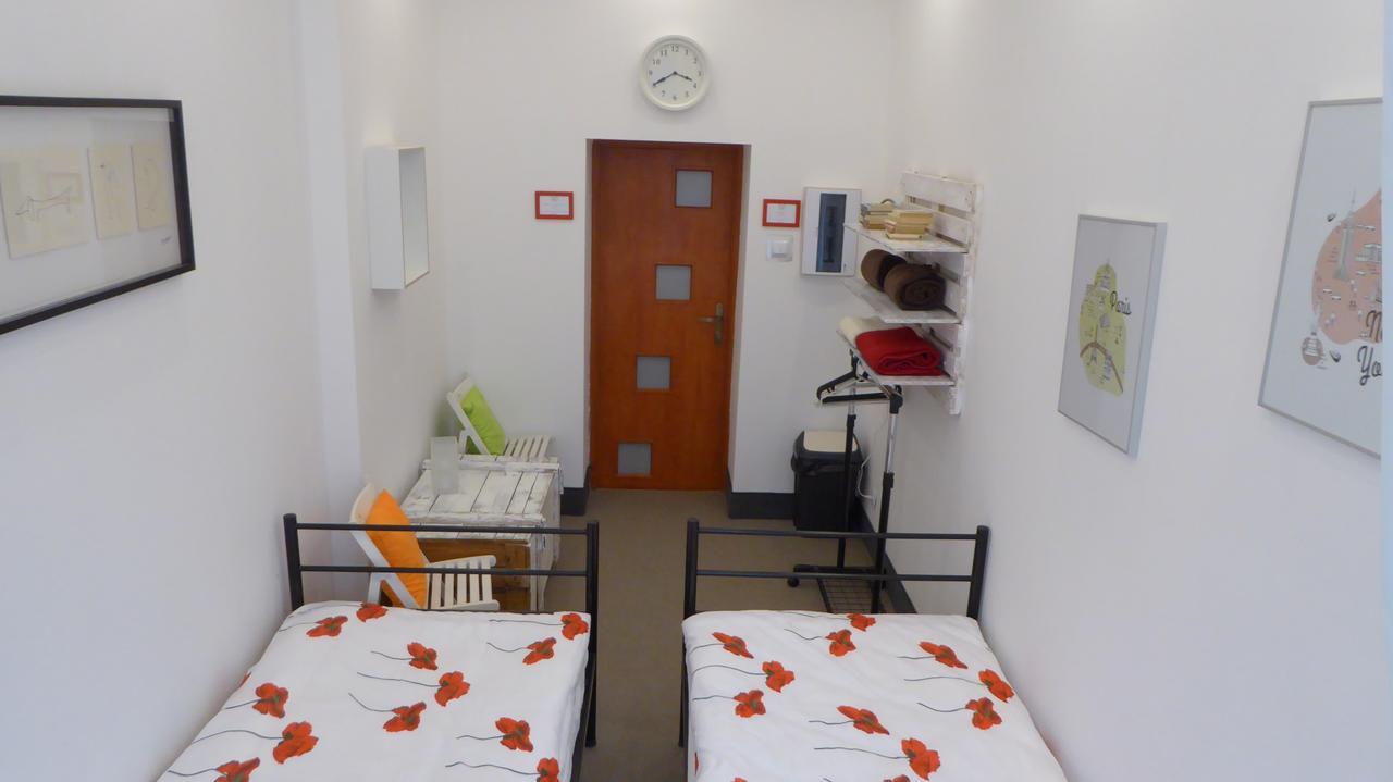 Flyfly Hostel , Darmowy Parking , Rezerwuj Przez Urzadzenia Mobilne -10 Procent Breslavia Exterior foto