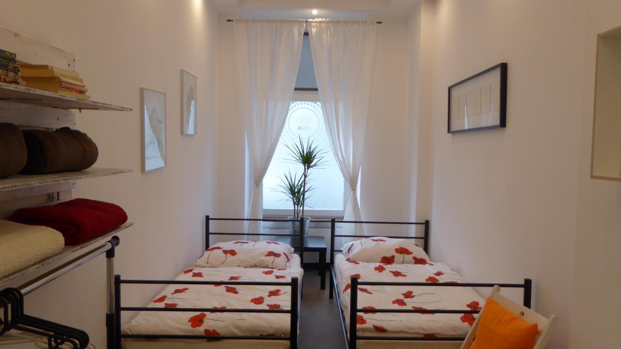 Flyfly Hostel , Darmowy Parking , Rezerwuj Przez Urzadzenia Mobilne -10 Procent Breslavia Exterior foto